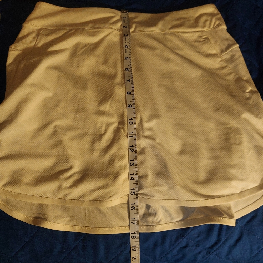 Nike Dri-Fit Women's New Without The Tag White Skorts Size M - Picture 10 of 10